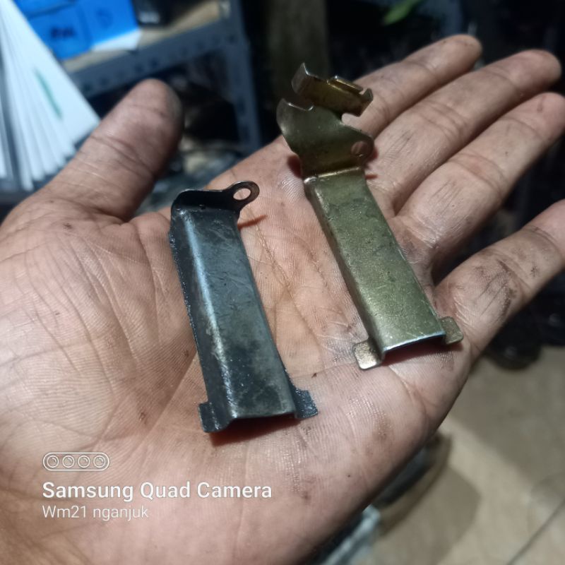 PLAT PENAHAN SPULL MEGAPRO TIGER REVO ORI COPOTAN MOTOR