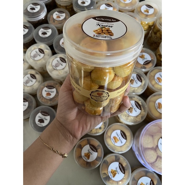 

kue kering nastar isian nanas . toples 800ml / 500gr