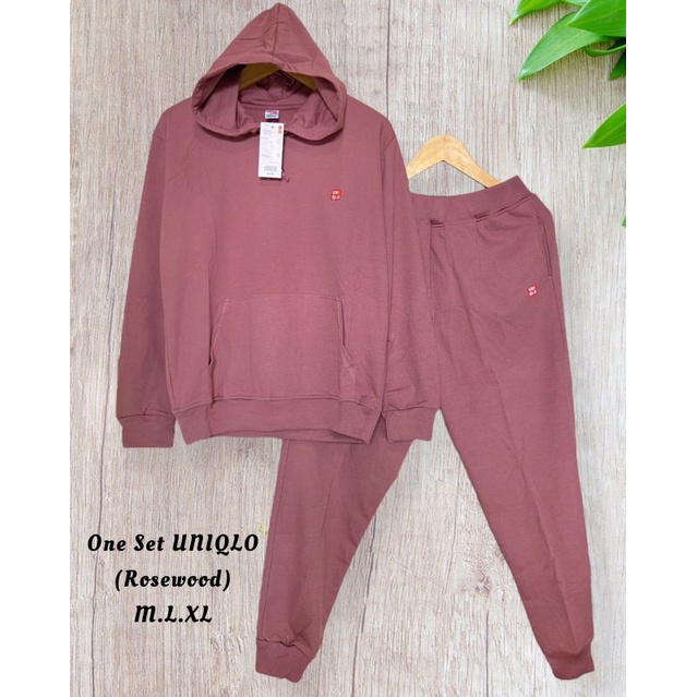 oneset UNIQLO setelan wanita UNIQLO
