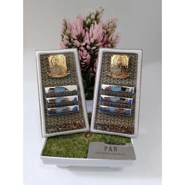 Pangkat PDH ASN CIREBON 2C Lis Putih Kain Akrilik