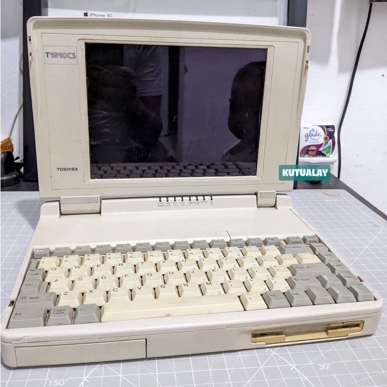 Laptop Jadul Vintage Toshiba T1910CS Putih Langka Minus