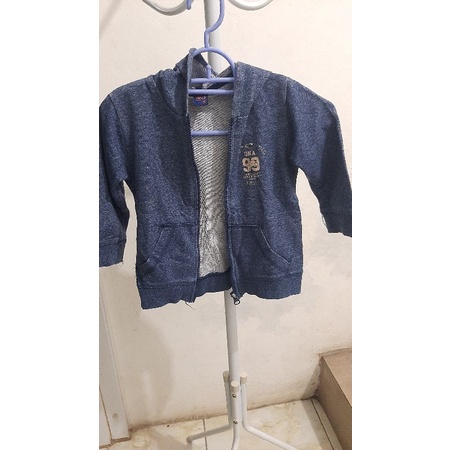 Jaket adem anak 3th merk QNA preloved