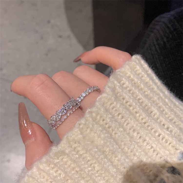 Perhiasan Cincin Jari Lapisan Ganda Bahan Alloy Aksen Berlian Imitasi Gaya Korea Untuk Wanita
