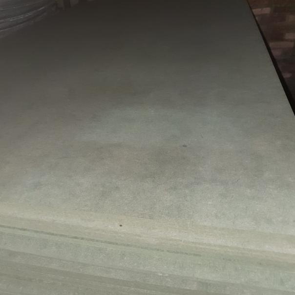 MDF hijau 3 mm / Triplek 3 mm MDF hijau HMR / MDF 3mm HMR