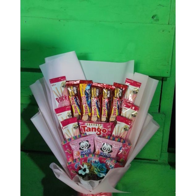 

Buket Snack Hadiah Ulang Tahun / Wisuda