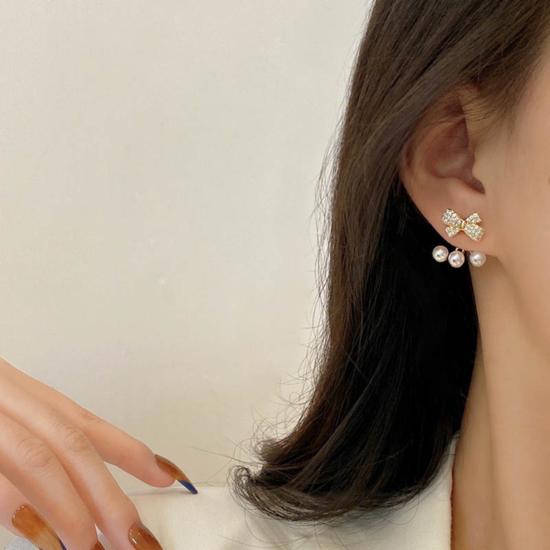 Anting Tusuk Gantung Desain Bunga Hias Mutiara Gaya Korea / Unik / Elegan Untuk Wanita