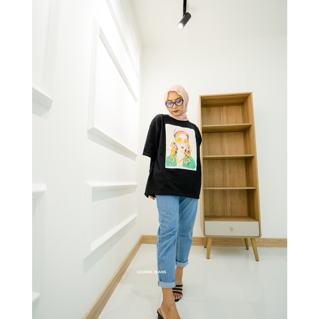 GOJINIEJEANS - T-SHIRT OVERSIZE SABLON CEWE HITAM