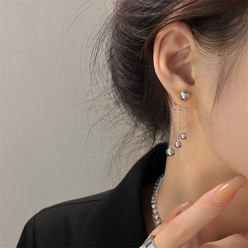 Anting Tusuk Gantung Wanita Bahan Metal Warna Silver Desain Bolarumbai Gaya Trendykeren Untuk Pesta