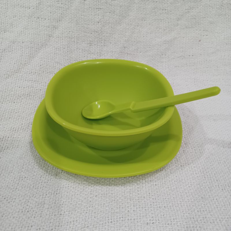 Set Peralatan makan bayi by Tupperware