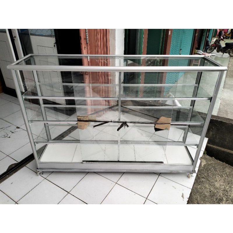 Rak kaca etalase Lebar 150cm