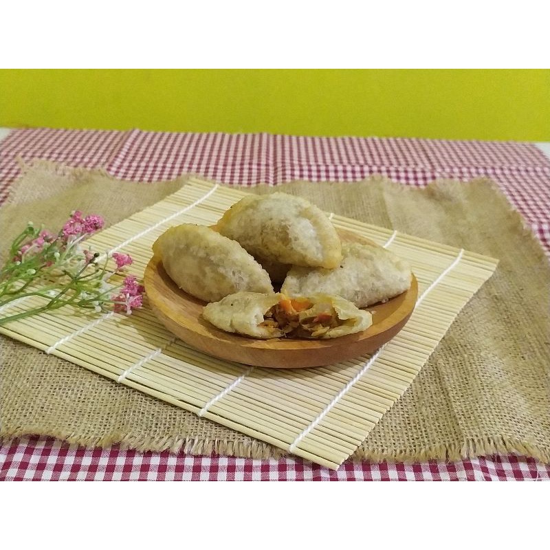 

Cireng Isi (Ayam pedas, Baso Pedas, Mozarella Mayonaise)