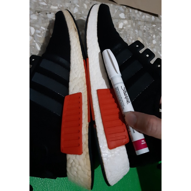 

Sharpie WHITE OIL Based utk REPAINT BOOST nmd ultraboost yeezy sneaker