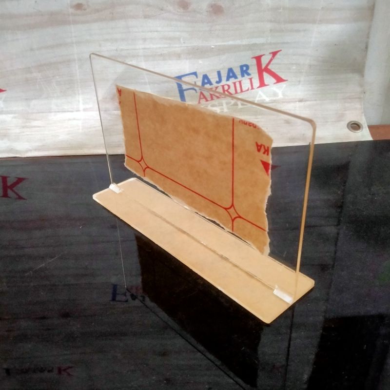 

Akrilik Divider)pembatas