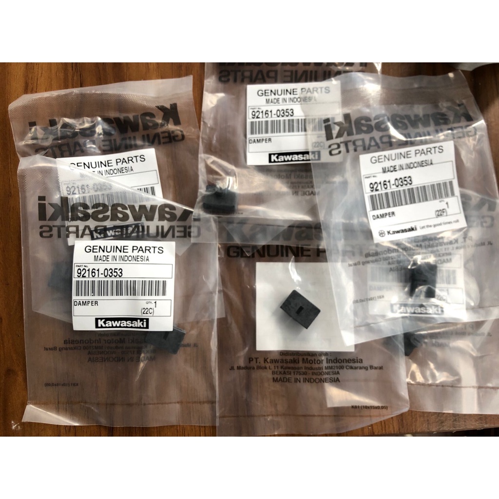 KARET DAMPER DUDUKAN SAYAP SIRIP NINJA R SS 150 ORI DAMPER 92161-0353 ORIGINAL KAWASAKI