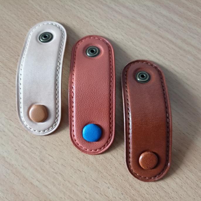 

Cable Organizer Earphone Leather/Snap Cable Organizer