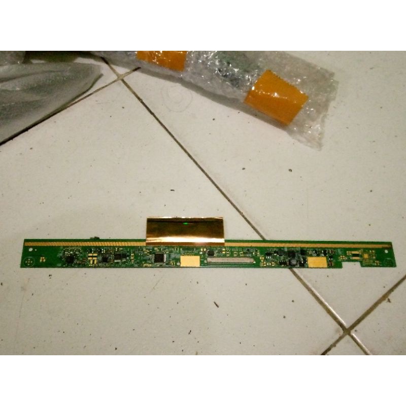 TCON TIKON TV LED POLYTRON PLD 32T700