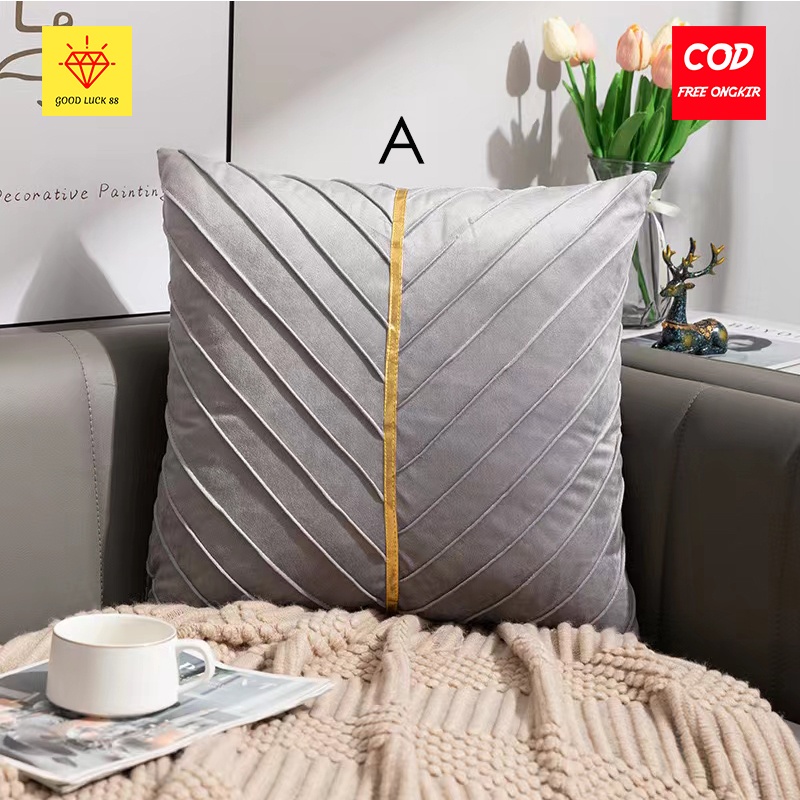 Sarung Bantal Sofa Import Mewah Beludru Emas Pola Jahit Daun Modren Ukuran 45x45cm Kwalitas Premium