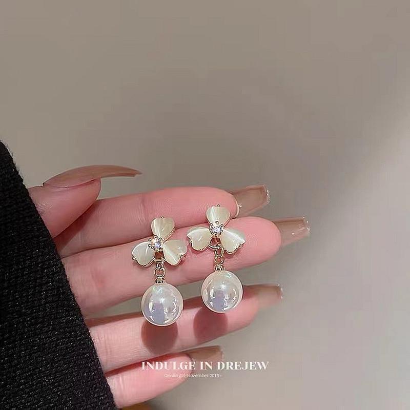 Anting Tusuk Bentuk Bunga Opal Kecil Gaya Vintage Untuk Wanita