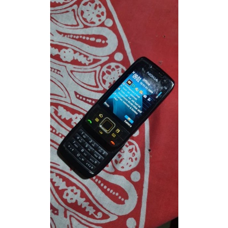 Nokia e66 hitam