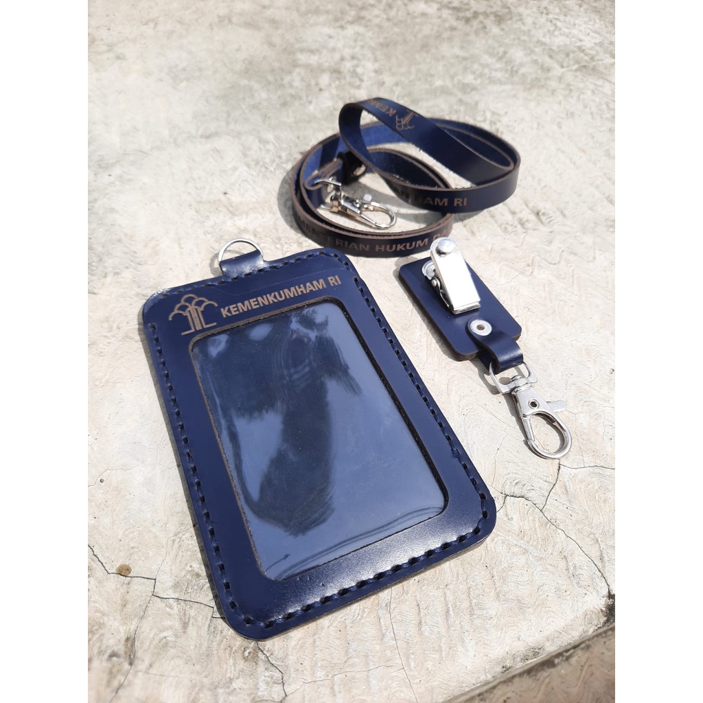 

NAMETAG KULIT SAPI BIRU