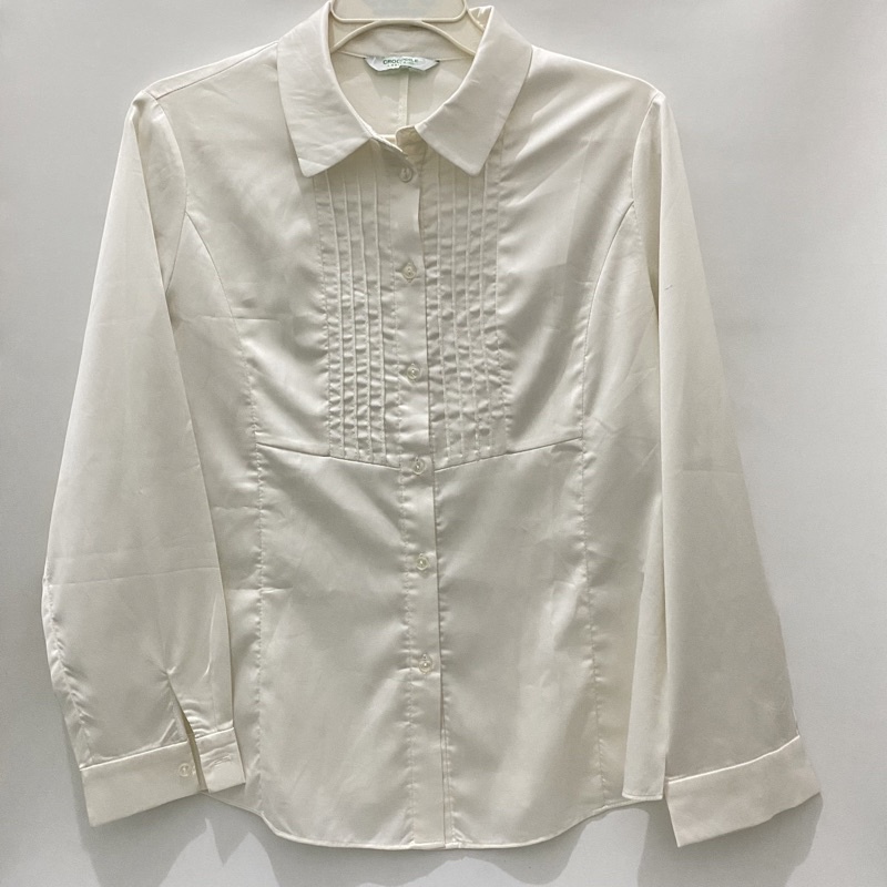 Preloved Kemeja Broken White Crocodile | Preloved Crocodile | Preloved Kemeja Wanita Putih Tulang | 