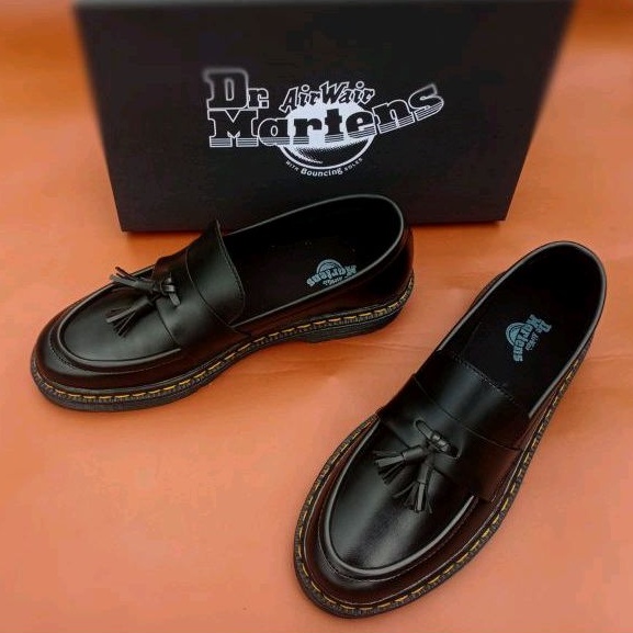 Sepatu Dr. Martens Loafers Sepatu Dokmart Pria dan Wanita Venny Loafers Slip-on Hitam