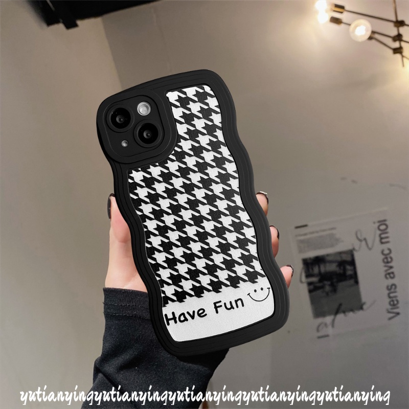 Case OPPO A17 A17 A15 A57 A95 A55 A12 A76 A16 A74 A5 A9 A16s A96 A5s A1k A35 A7 A16K A77s A54 A53 A3s A17K A72 A12E A52 Reno 87 6 Wavy Edge Houndstooth Pattern Smiley Lucu Soft Cover