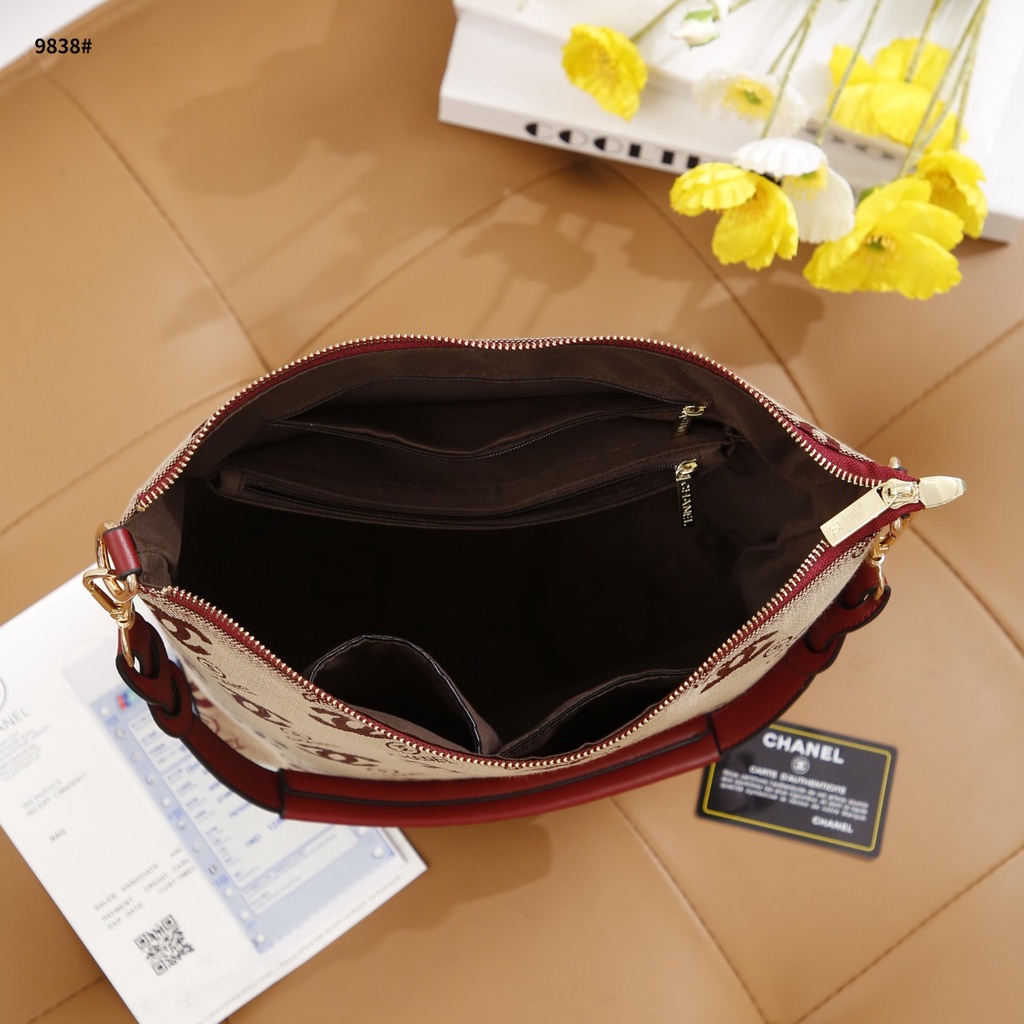 CH Signature Loco CC Hobo Bag With SlingBag 9838