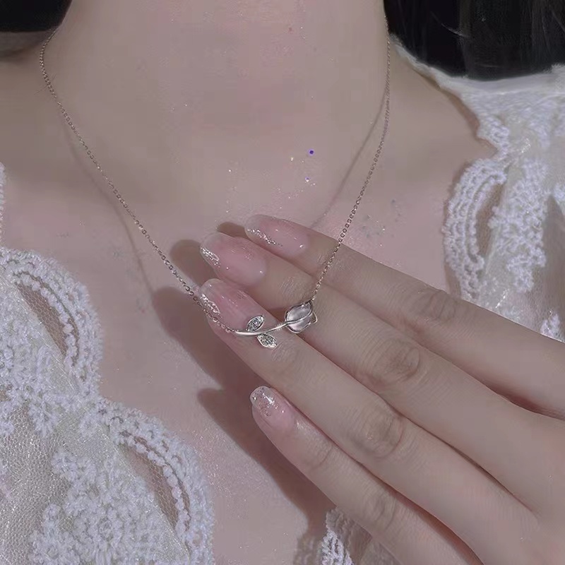 Kalung Rantai Klavikula Hias Liontin Opal Bentuk Tulip