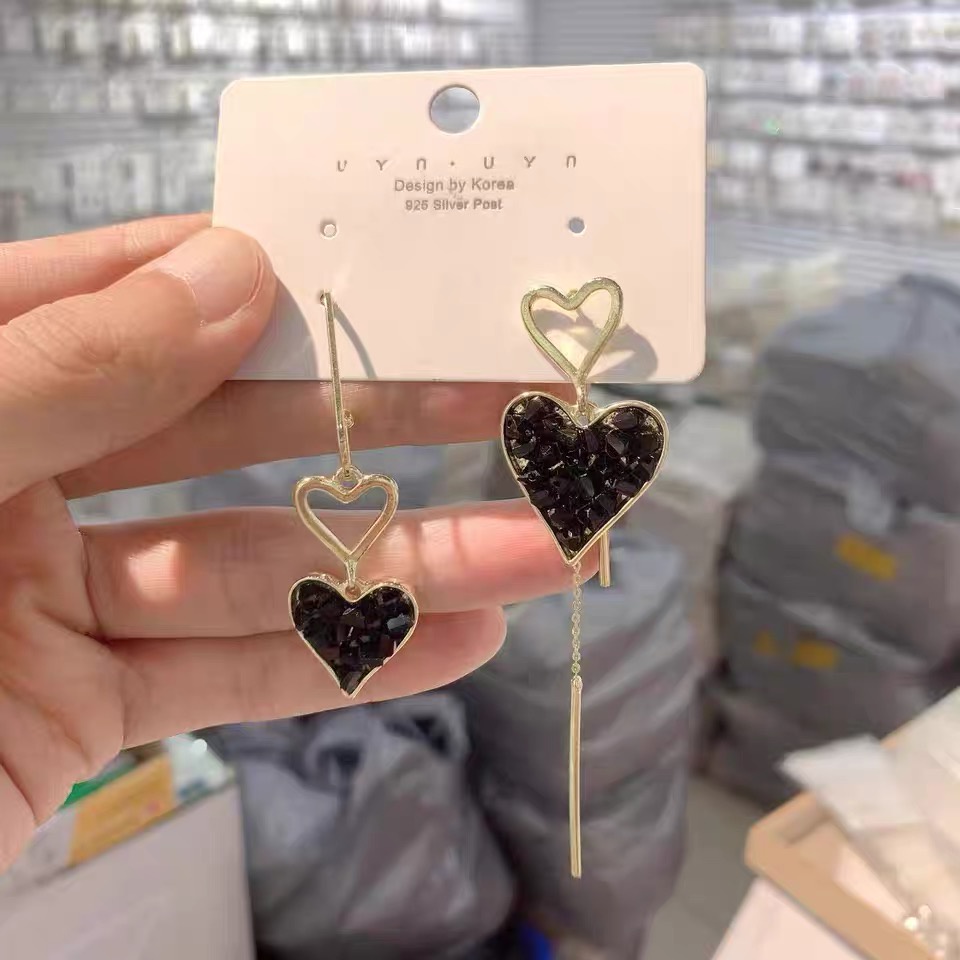 Anting 925 Silver Needle Zircon Bentuk Hati Warna Hitam Gaya Korea Untuk Wanita