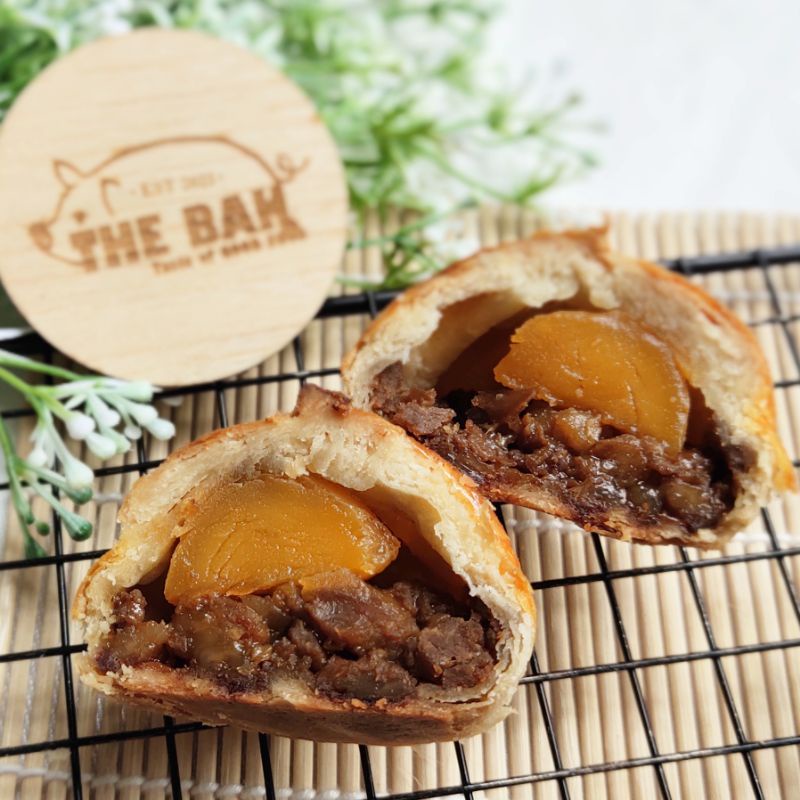 

Bakpia Asin Isi Babi Kecap Telur Asin