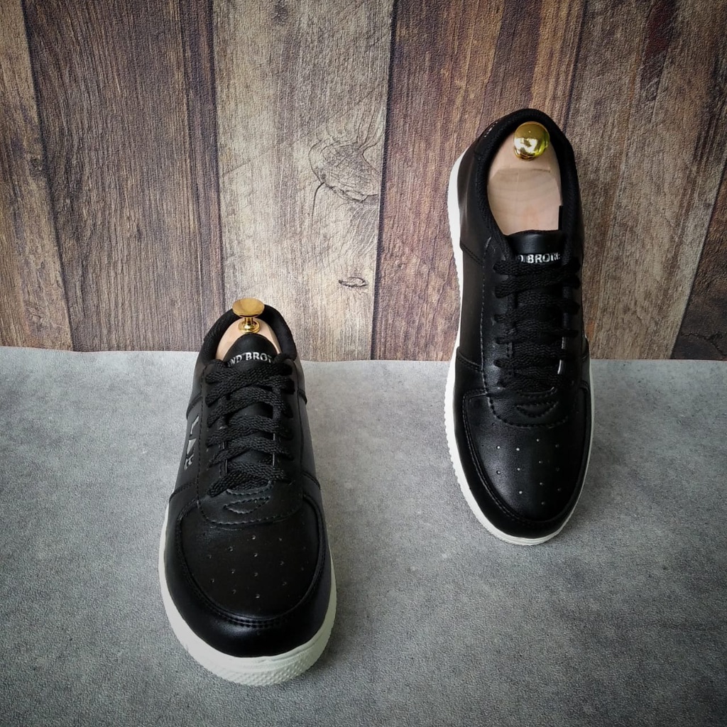 Sepatu Sneakers Pria Original Hitam Sneakes Kasual Low Hole Terbaru