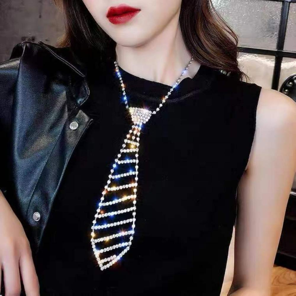 Mxbeauty Berlian Imitasi Dasi Kalung Panjang Kepribadian Baroque Strip Berlian Pakaian Dasi Kalung Temperamen Cinta Berongga Wanita Kalung