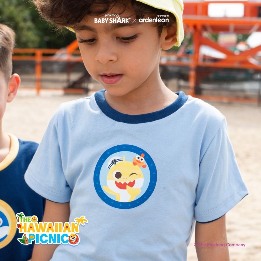 Ardenleon Pinkfong Baby Shark Beach Graphic Tee