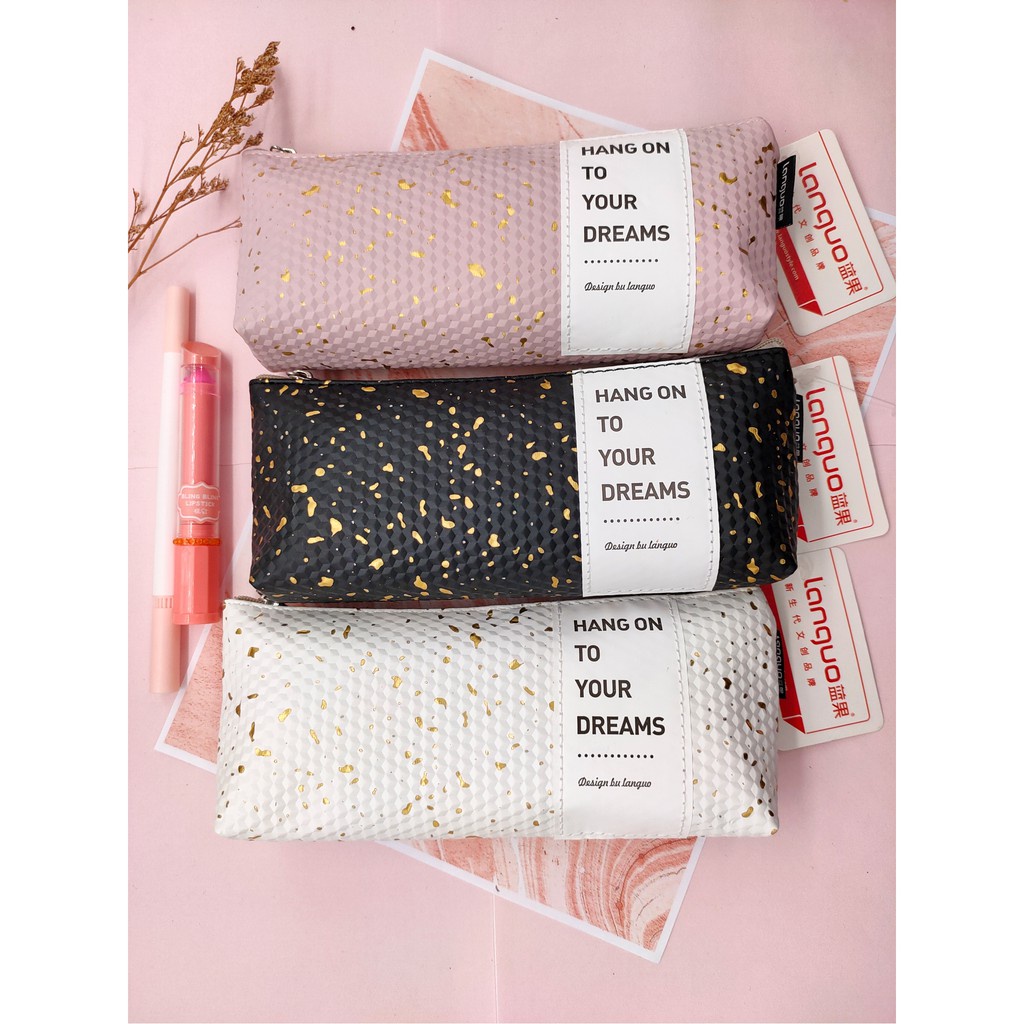 

Tempat pensil / Pencase Hang On To Your Dream LG - 11554