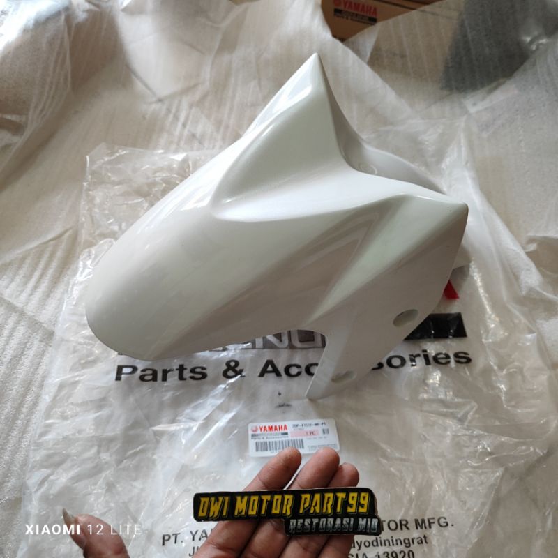 SLEBOR SPAKBOR DEPAN NMAX N-MAX N MAX PUTIH 2DP-F1511-00-P1 ORIGINAL