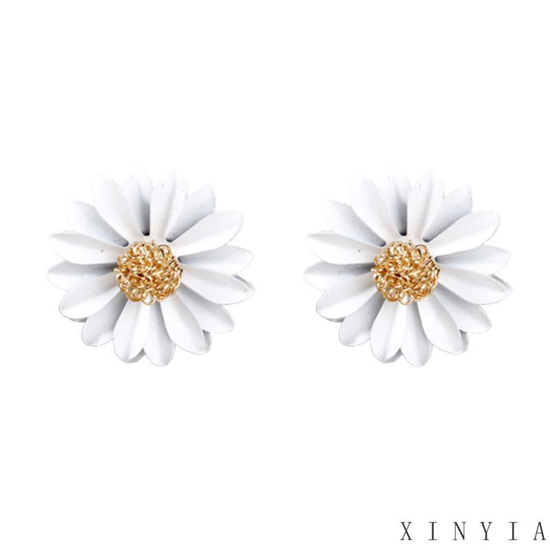 【Bayar di tempat】Anting Dengan Liontin Bunga Krisan Model Simple korean style