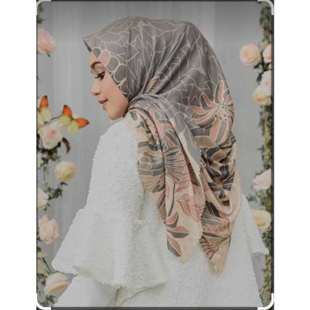 Preloved Scarf Wearing Klamby - Papillon Scarf - Galatea