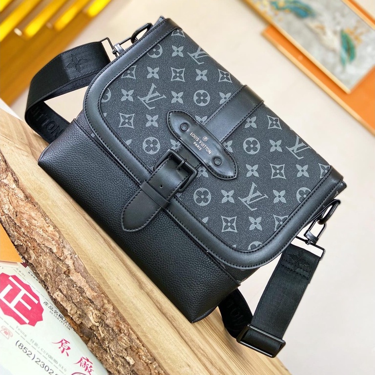 Tas Selempang Bahu Pria Bunga Hitam LV Asli M45911