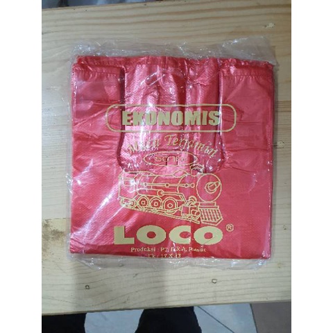 Kantong plastik loco ekonomis merah uk  17x33 isi 50 lbr /kantong Kresek merk LOCO sudah merupakan salah satu merk kantong plastik yg sudah dipercaya kualitasnya di Indonesia