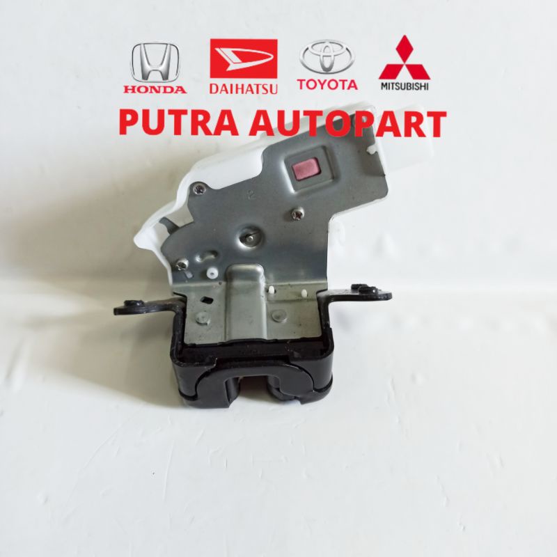 doorlock pintu bagasi belakang innova reborn venturer 2016-2020 original