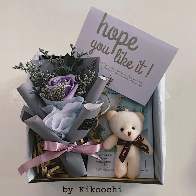 

Kikoochi Abby - Hadiah Kado Ulang Tahun Wanita Istri Anniv Wisuda Cewe