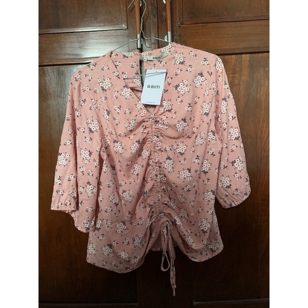 NEW BLOUSE BUTI (FREE PRELOVE CONNEXION)