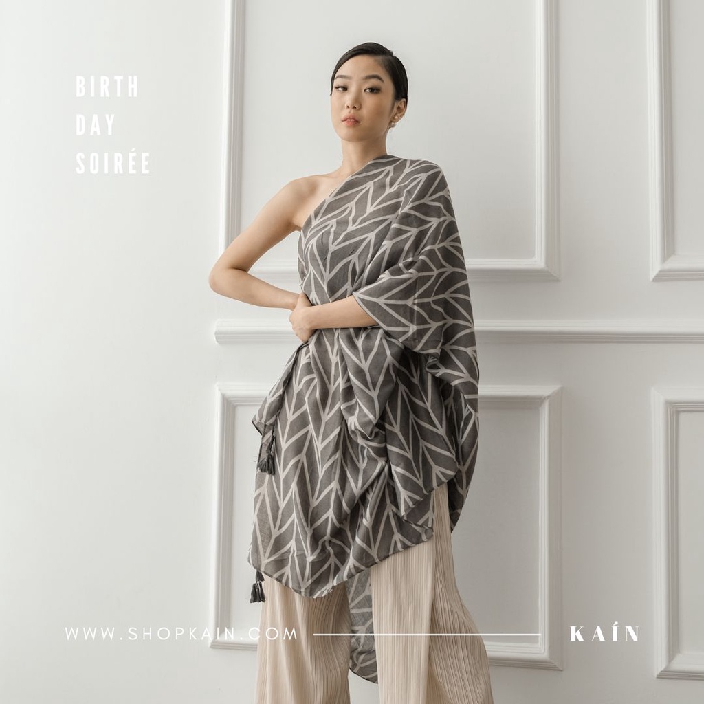 SHOPKAIN Folie shawl in Grey - BIRTHDAY SOIRÉE