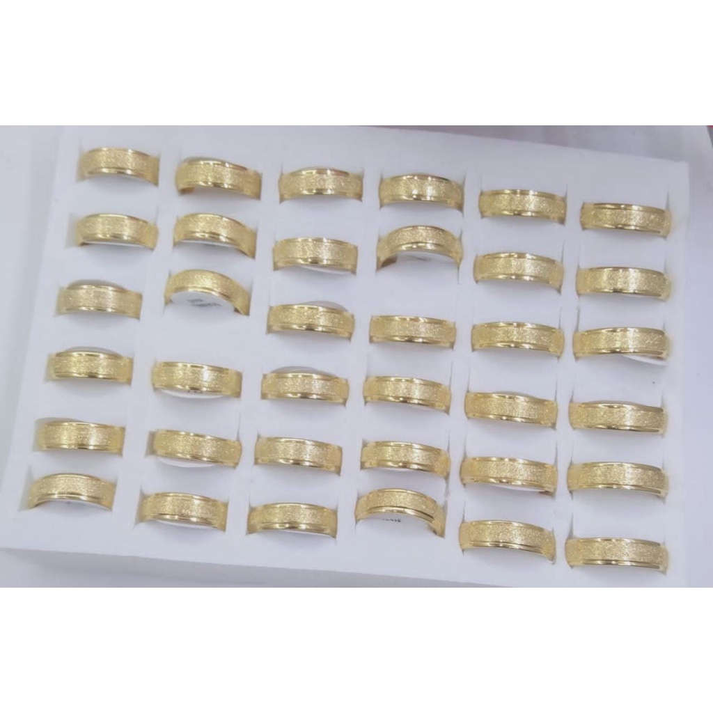 CINCIN TITANIUM 1 BOX ISI 36 PCS UKURAN 16 SAMPAI 19 / MOTIF GOLD PASIR SATU BARIS DUNIA GELANG DGST