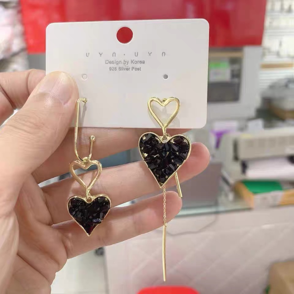Anting 925 Silver Needle Zircon Bentuk Hati Warna Hitam Gaya Korea Untuk Wanita