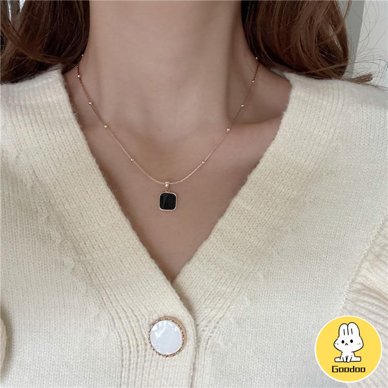 High-end Geometris Persegi Liontin Drop Minyak Kalung Wanita Fashion Kepribadian Desain Niche -Doo