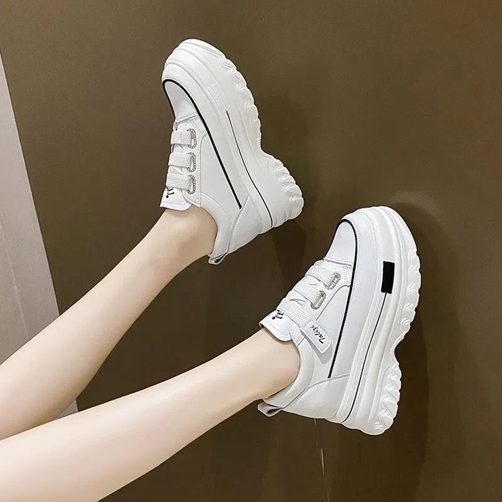 Sepatu Wanita Sporty Modis Kekinian Sneaker Cewek Casual Sneakers Wanita Kualitas Original