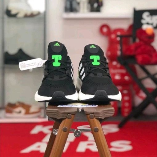 Adidas Pureboost 22 &quot;Black White Green&quot;