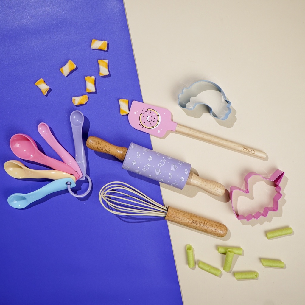 Alat Baking Spatula Silicone Rolling Pin Motif Gagang Kayu Cypruz Candy Baking Set